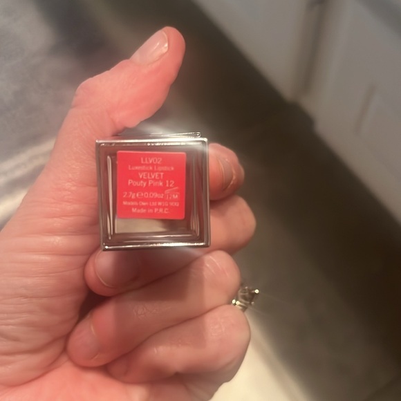 Models Own LuxeStick Velvet Pouty Pink - Picture 4 of 5